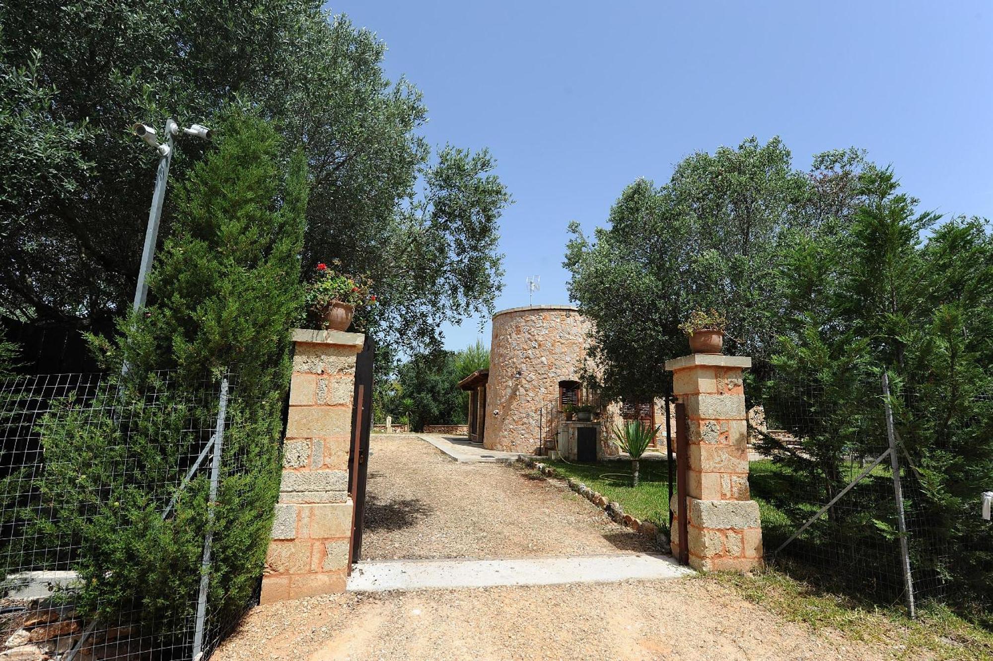 Serena Maria Villa *